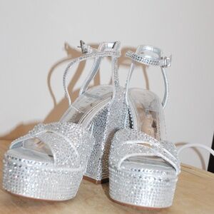 Gianni bini platform heel rhinestone
